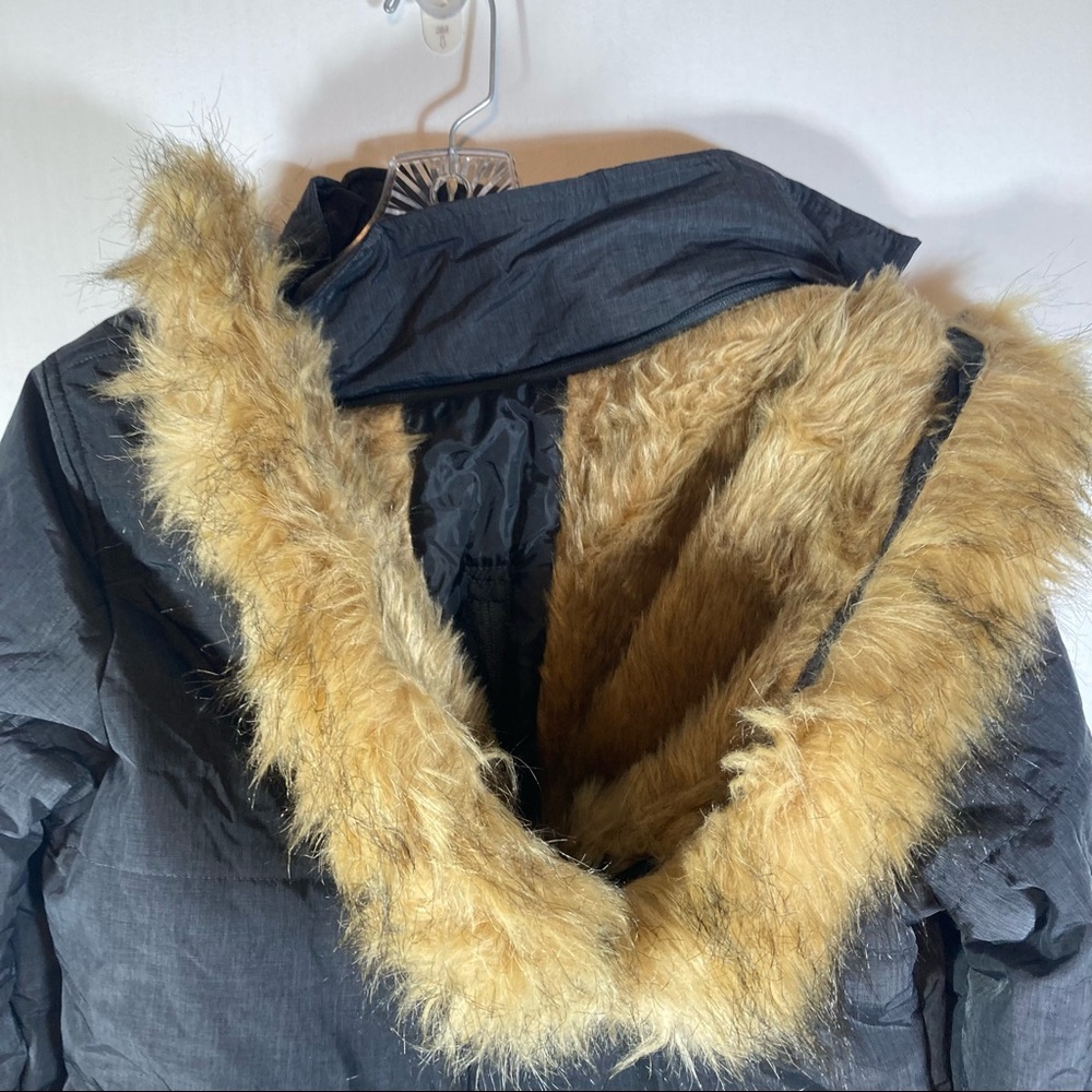 Canada Weathergear winter jacket. Size Medium - Picture 10 of 12